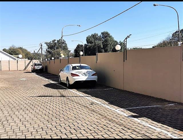 150M² BUSINESS TO LET IN CLUBVIEW